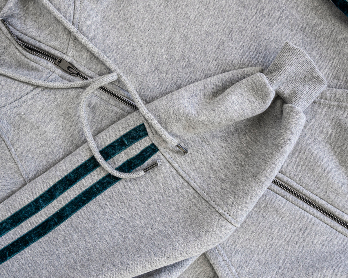 Hoodie Gris Con Cierre detalle en manga